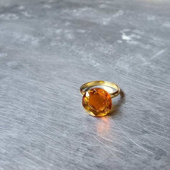 ドイツ ヴィンテージ ガラス ボタン アンバー 指輪 リング アンティーク 琥珀色 1枚目の画像