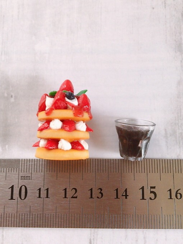 ミニチュア イチゴのパンケーキ 4枚目の画像