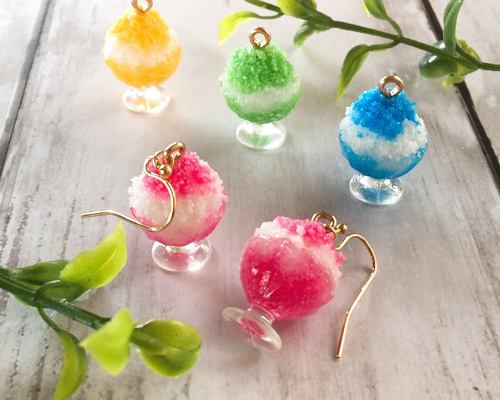 かき氷　ピアス　ミニチュア　苺　夏アクセ　可愛い かき氷 ピアス ミニチュア 苺 夏アクセ 可愛い ピアス