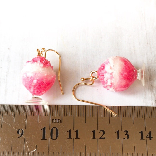 かき氷　ピアス　ミニチュア　苺　夏アクセ　可愛い ☆ミニチュア かき氷ピアス☆ ピアス（フック・チェーン） mi