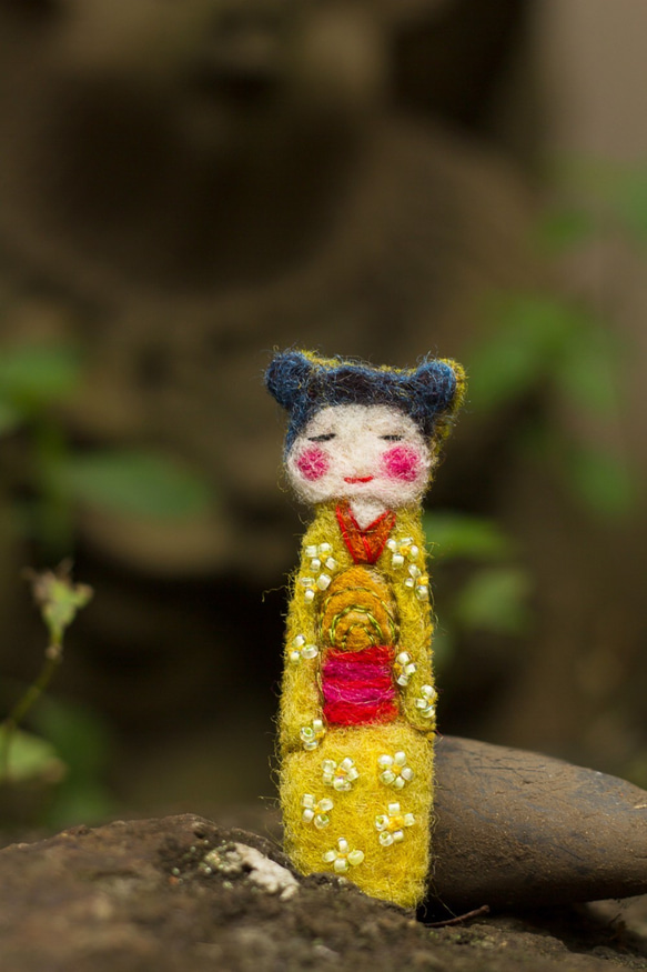 正規店仕入れの 羊毛フェルトーブローチ プレゼント 着物 ハンドメイド アクセサリー