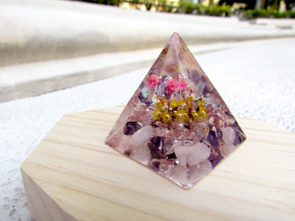 乾花水晶能量塔 - 粉晶x草莓晶x紫水晶 第1張的照片