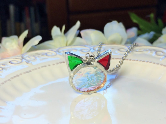 ステンドグラス　虹猫のネックレス～グリーン・レッド～ 4枚目の画像