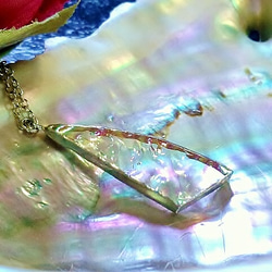ステンドグラス　天使の羽根ネックレス 2枚目の画像