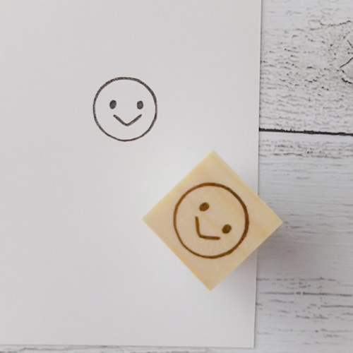 ニッコリマークの付いた消しゴム ニッコリマークの付いた消しゴム