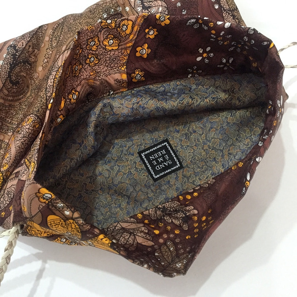 フランス製シルク生地のドローストリング巾着バッグ（BROWN Paisley）ペイズリー柄 6枚目の画像