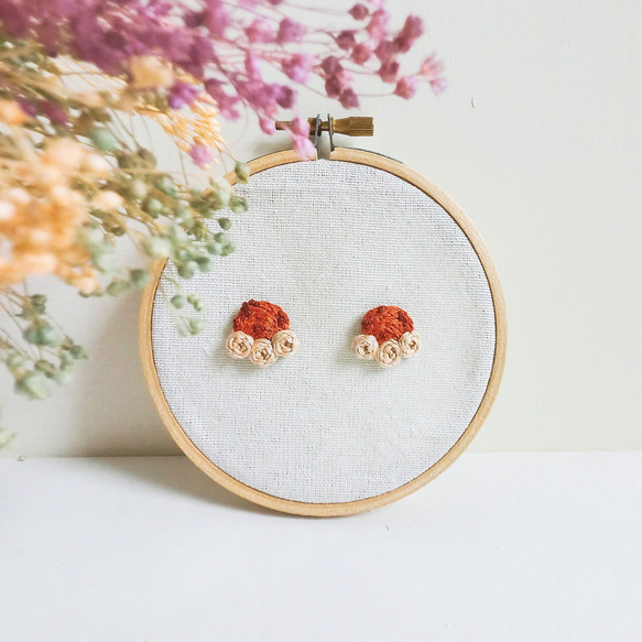 | 茷 | 手刺繡復古花耳環 第3張的照片