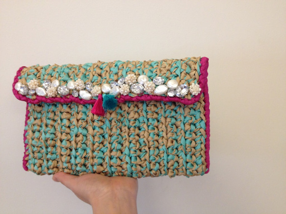 camel & mint green pearl bijoux ribbon clutch 5枚目の画像