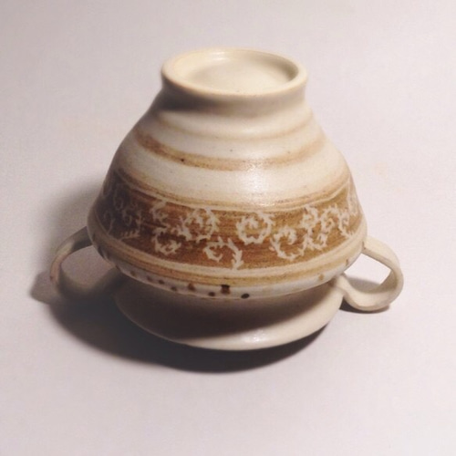 ブラウン陶器の手作り壺 d3655e0a3e010e11948abdaa15ac1f