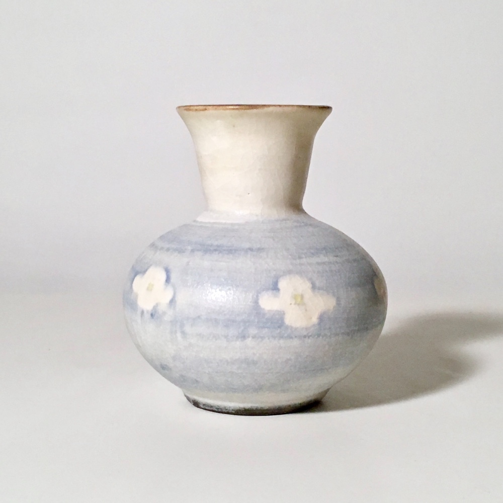 【送料無料】花柄壺〈ペールブルー〉 4,970円