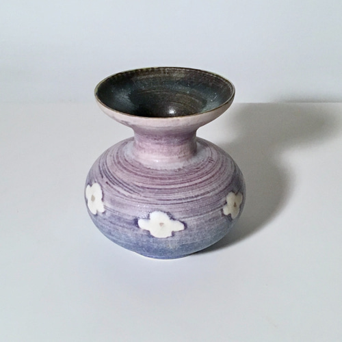 美しい古美術◼️蔵からかなりキレイな壺が出てきた、壷、花道具、花瓶、一輪挿し 美しい古美術蔵から美しい形状の謎の壺、壷が出てきました。花瓶