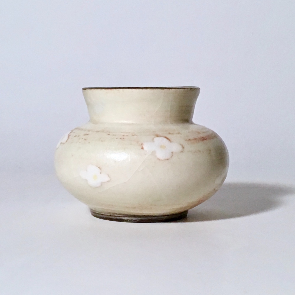送料無料】花柄壺〈浅黄色〉 一輪挿し・花瓶・花器 陶工房gritty