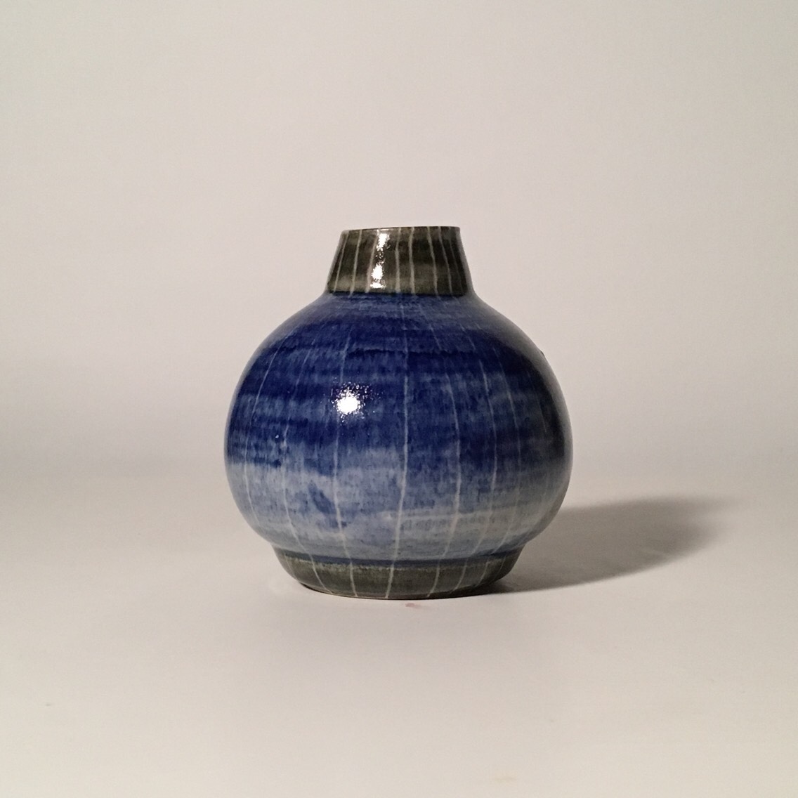 【送料無料】ストライプ柄一輪挿し〈瑠璃・灰青色〉