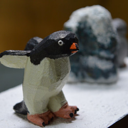 木彫　ペンギン親子 3枚目の画像