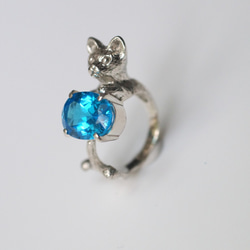 藍色托帕石貓戒指 第5張的照片