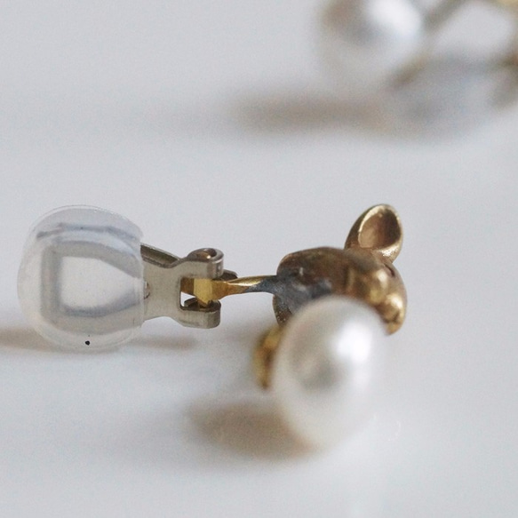 珍珠和兔子的夾式耳環／復古 單耳 第5張的照片