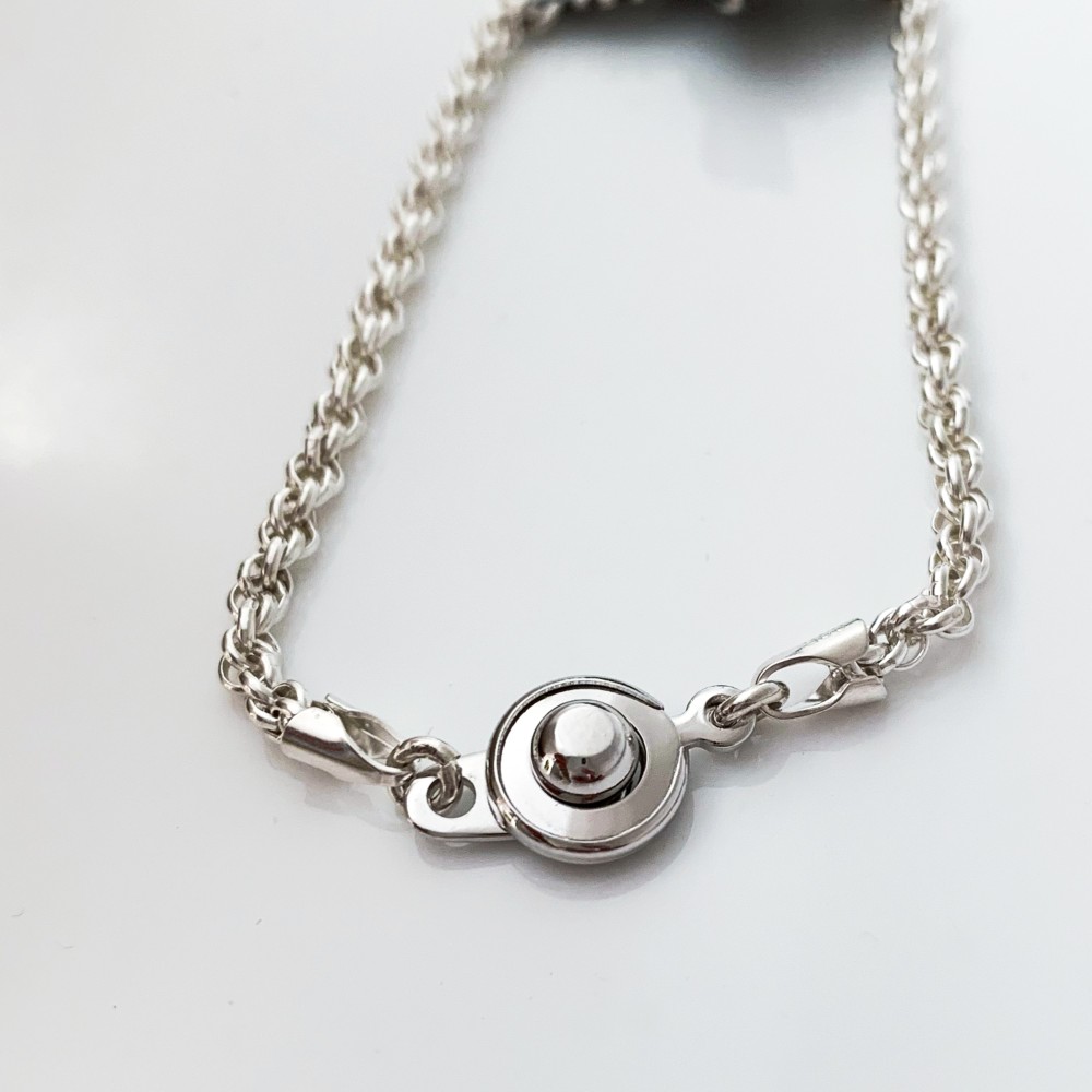 ごろん白猫ブレスレット