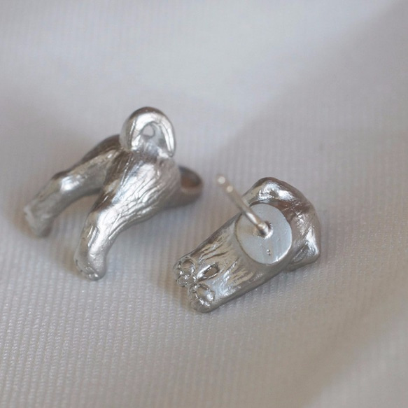 垂耳小狗造型耳環 （霧面銀色） 第4張的照片