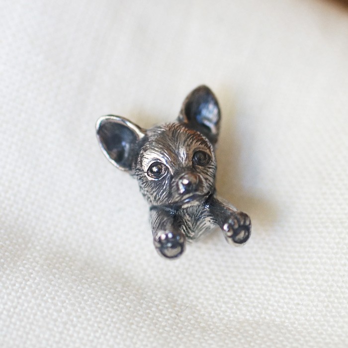 チワワの犬ピンブローチ