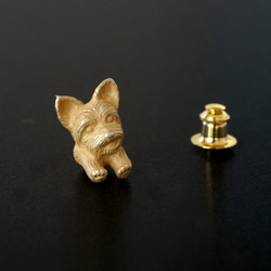 ヨークシャテリアの犬ピンブローチ 真鍮 1枚目の画像