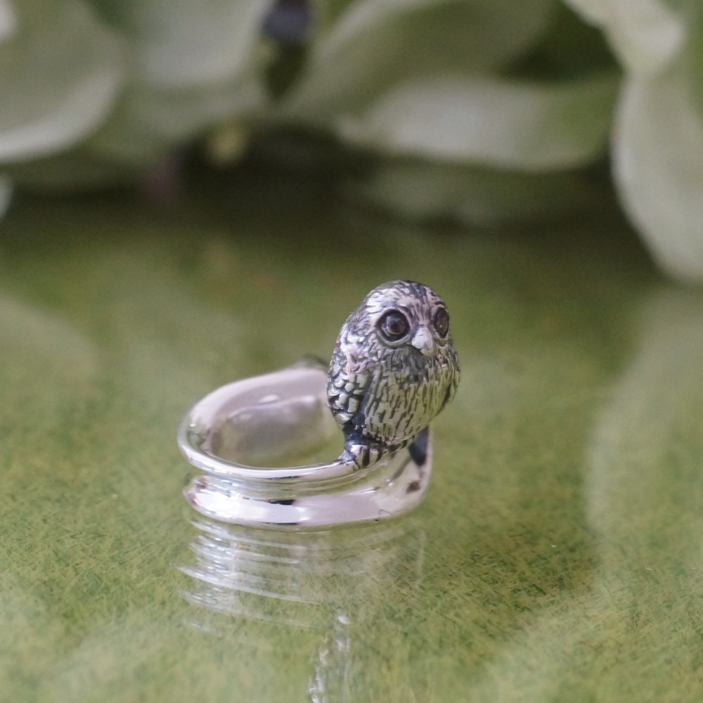 フクロウのイヤーカフ