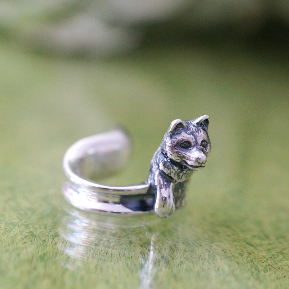 柴犬のイヤーカフ