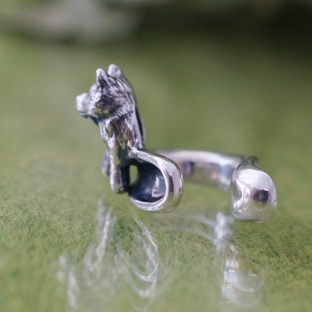 柴犬のイヤーカフ