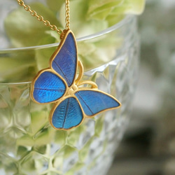 モルフォ蝶のアンティークペンダント（ななめ） ネックレス