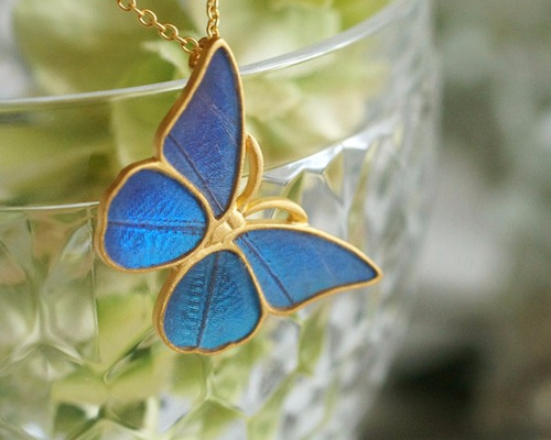 モルフォ蝶のアンティークペンダント（ななめ） ネックレス