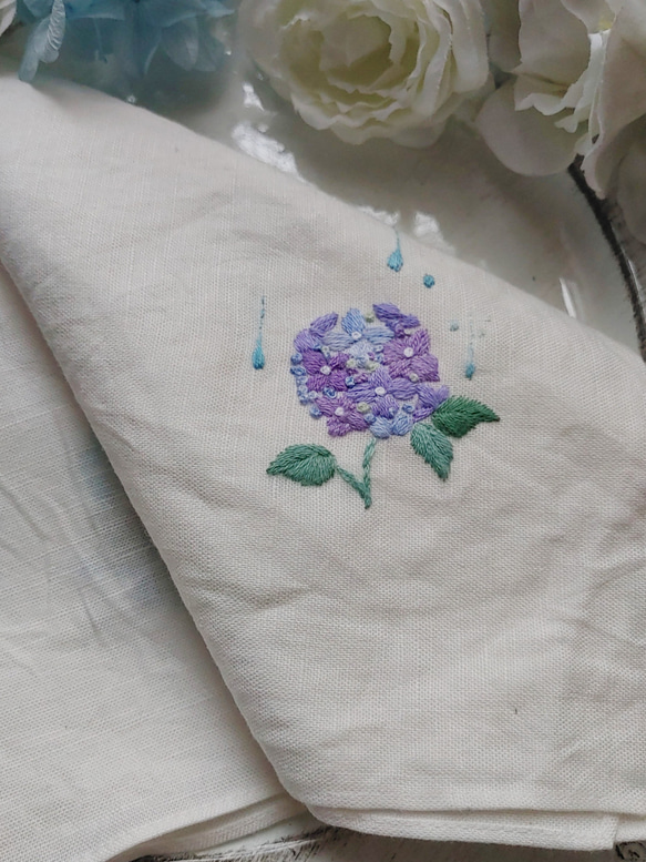 手刺繍ハンカチ｢紫陽花」 3枚目の画像