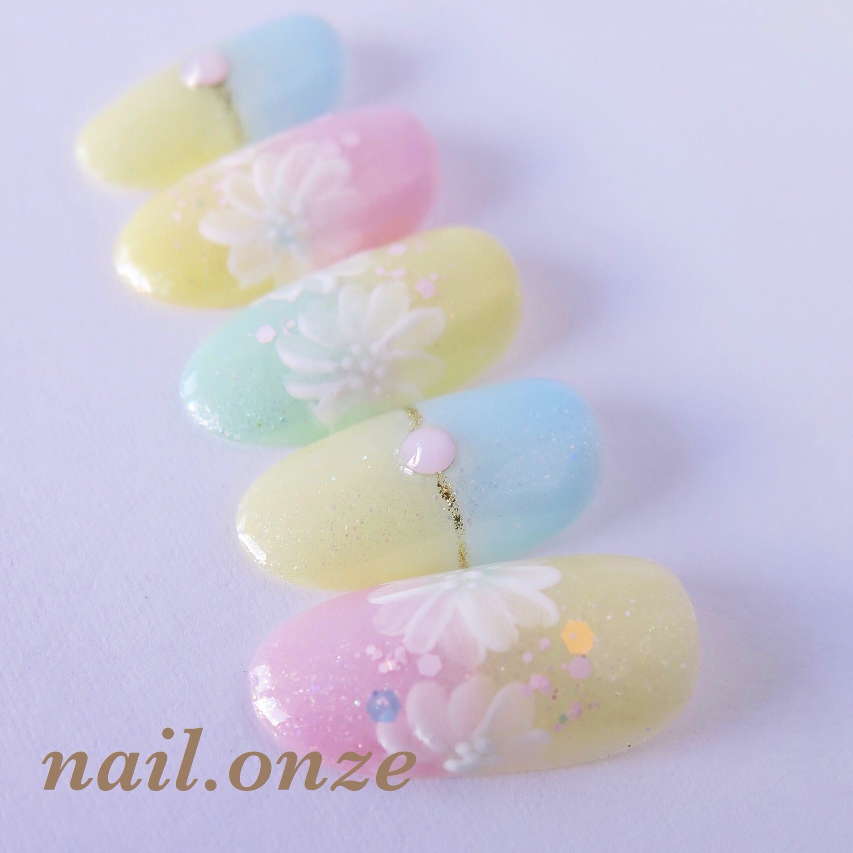 カラフルネイル／ポップ/遊び/ファッション/パーティ/お出かけ