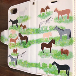 coming soon!近日入荷 「放牧」　iPhone7/8手帳型ケース　競馬　馬　かわいい　競走馬　春　　 4枚目の画像