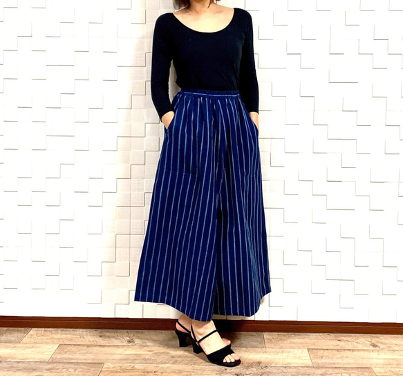 母に贈りたい【手織り】スカンツパンツ☆藍染めコットン15N-74-花草紡ぎhoshinoko 1枚目の画像