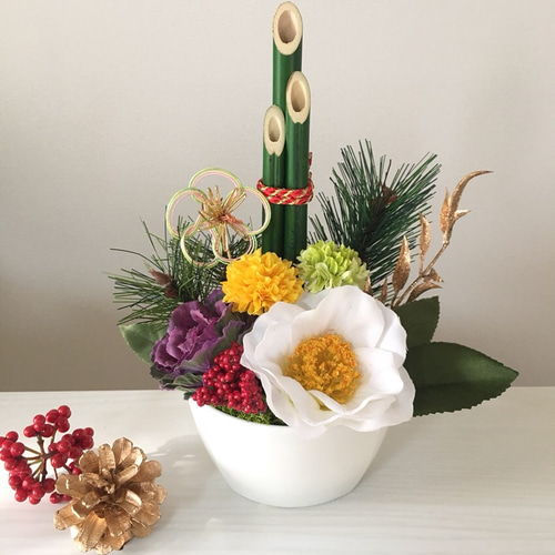 お正月飾り 門松アレンジメント【椿・白】 アートフラワー nanohana