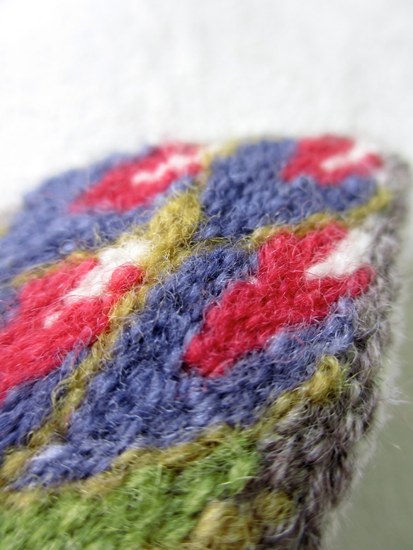 フレミッシュ織のブローチ　お花 2枚目の画像