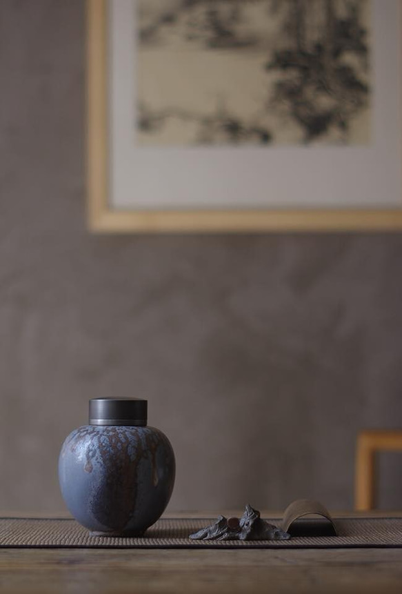 淳山堂-白磁松木柴燒茶罐 自然落灰 文創手工柴燒 第5張的照片