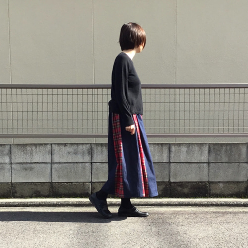ブルーデニム×タータンチェックのスカート ロングスカート
