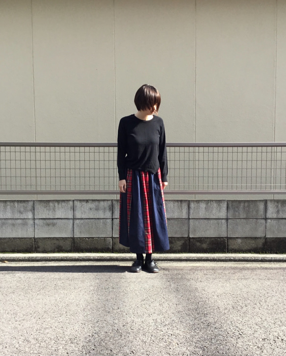[ブルーデニム×タータンチェックのスカート 3枚目の画像