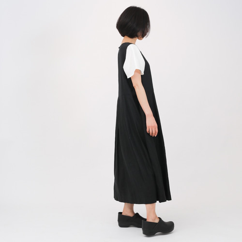 リネンのジャンパースカート 黒 ロングスカート（マキシ丈