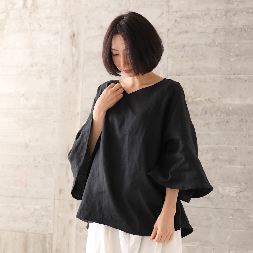 リネンのエレガント・フレアスリーブ　ブラウス　黒