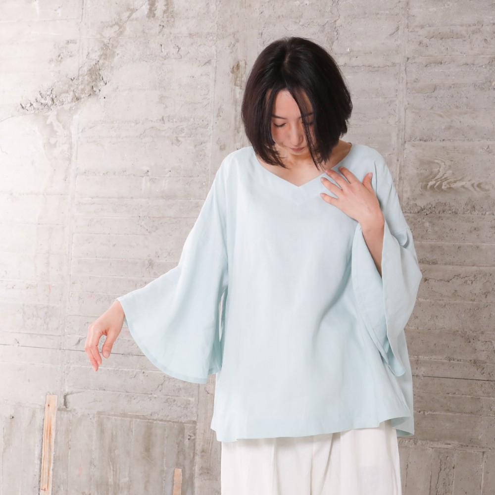 リネンのエレガント・フレアスリーブ・ブラウス　ペパーミントグリーン