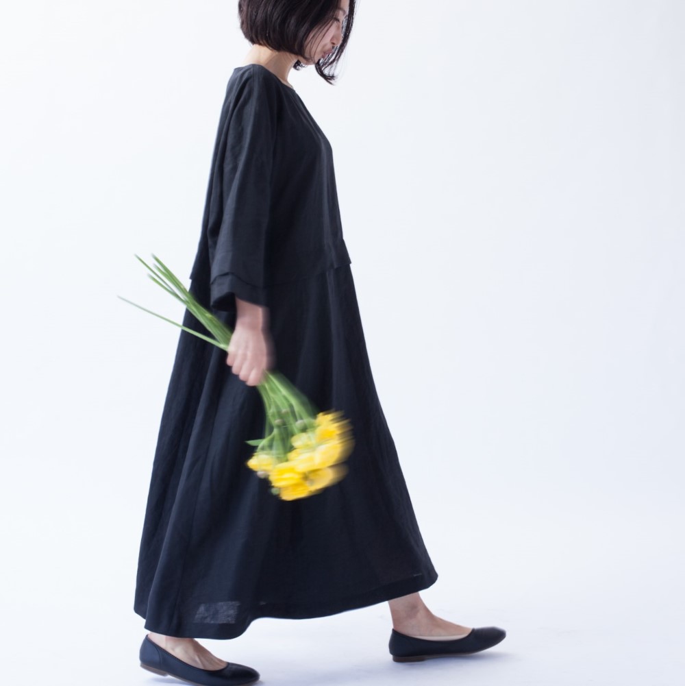 リネンのゆったりウェスト切り替えワンピース　黒