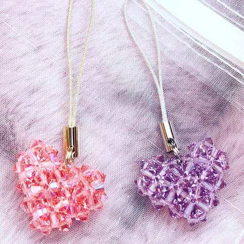 Chroma ドロップピアス, ハート, レッド, ゴールドトーン・プレー