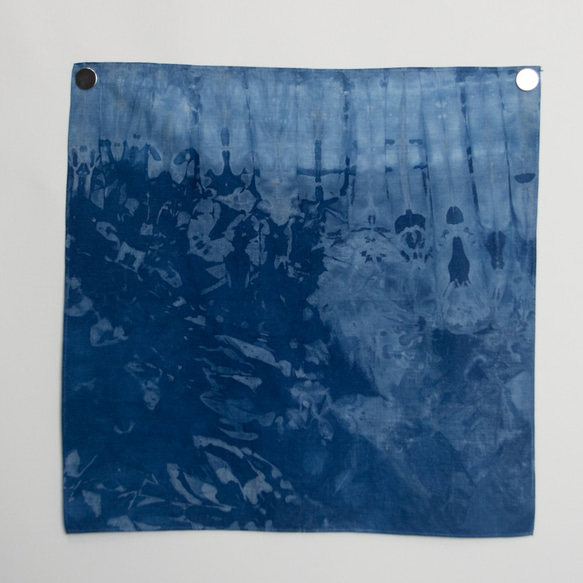 藍染ハンカチ・斑（35cm） 1枚目の画像