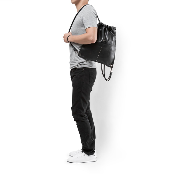 INSTYLE BAGS | 中性束口後背包 - 男女皆適用 - 黑 第9張的照片