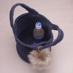 大絨球毛皮吊飾籃子包（藍色） 定做 第5張的照片
