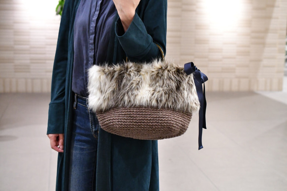 環形手柄毛皮包（棕色）（客製化） 第2張的照片