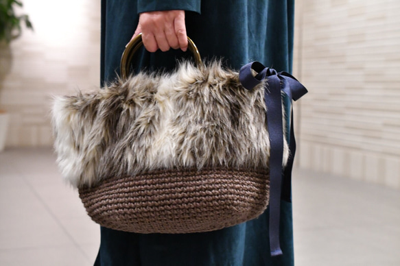 環形手柄毛皮包（棕色）（客製化） 第3張的照片