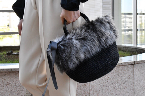 リングハンドル ファーバッグ（ブラック）（受注製作） 2枚目の画像