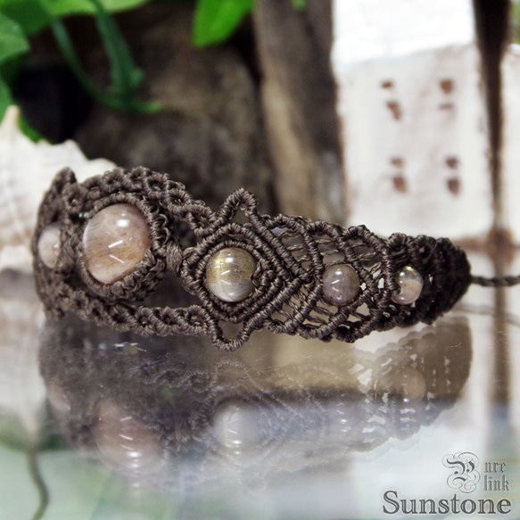 煌めく太陽の魔石『サンストーン』マクラメ編みブレスレット 4枚目の画像